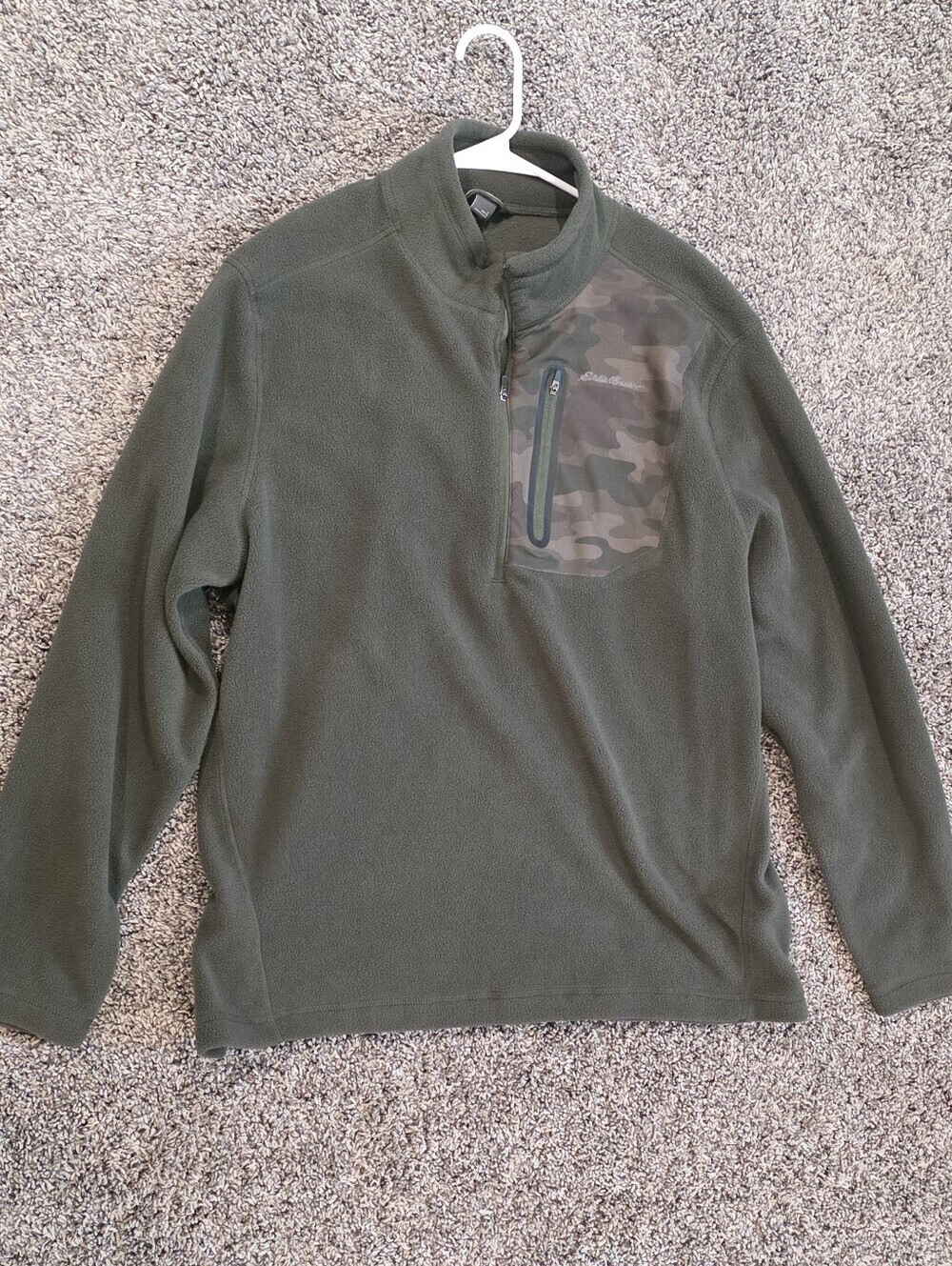 Eddie Bauer Men's Green Fleece Pullover with Camo Chest Pocket SIZE Large